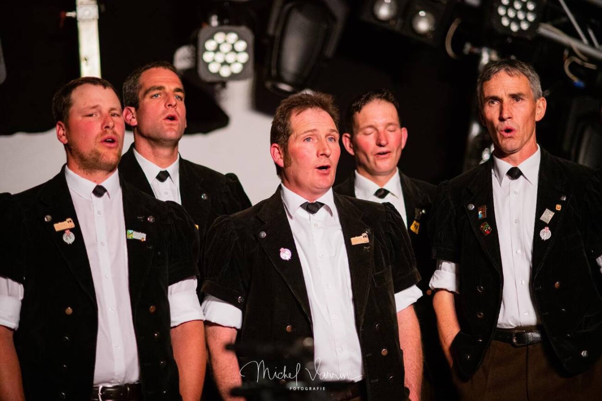 The Jodlerklub Bärgfriede Gstaad performing at the Mad Muni Festival 2022 | Photos courtesy of MMF / Michel Varrin