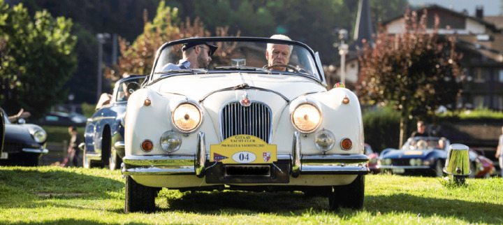 Vincent Wüthrich and Philippe Meylan in the Jaguar XK 150S Convertible