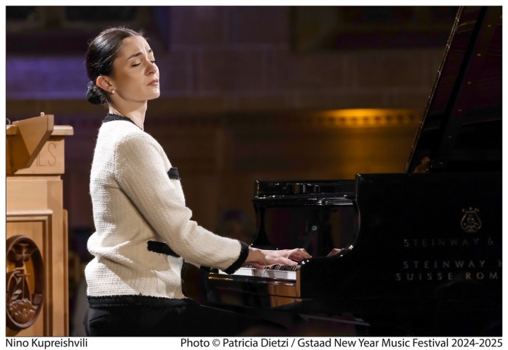 The Georgian pianist Nino Kupreishvili captivated the audience at Rougemont church with her wide range of musical colours from start to finish. PHOTO: PATRICIA DIETZI/GSTAAD NEW YEAR MUSIC FESTIVAL