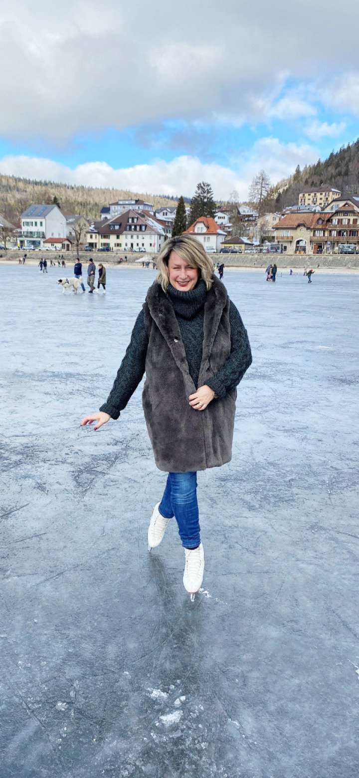 Outdoor skating on a lake at the Vallée de Toux.