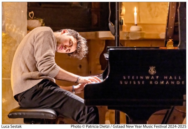 The star pianist Luca Sestak has created refreshing new arrangements of works by Friedrich Gulda. PHOTO: PATRICIA DIETZI/GSTAAD NEW YEAR MUSIC FESTIVAL