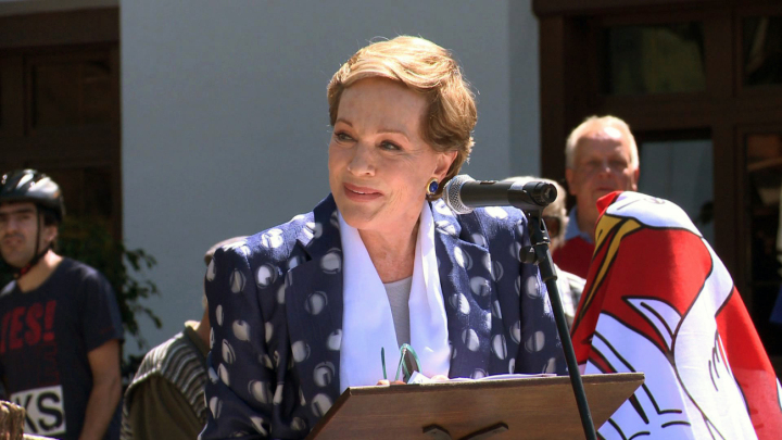 In her acceptance speach Julie Andres said " I am so happy to be a citizen of Gstaad" .... in Swiss German