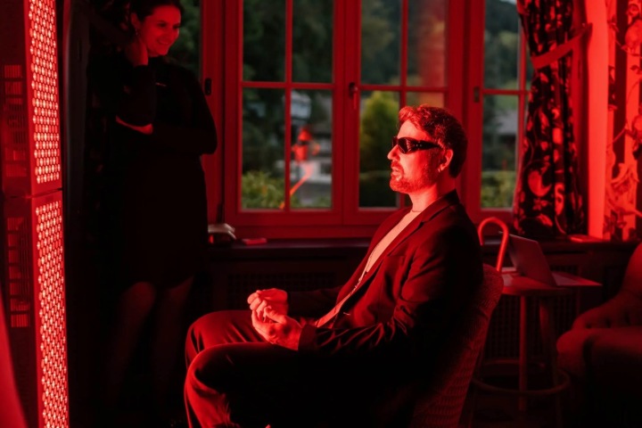 At the LIC conference held at the Grand Bellevue, Red Light Terapy was on the menu | Courtesy: Logivety Investors Conference 2025