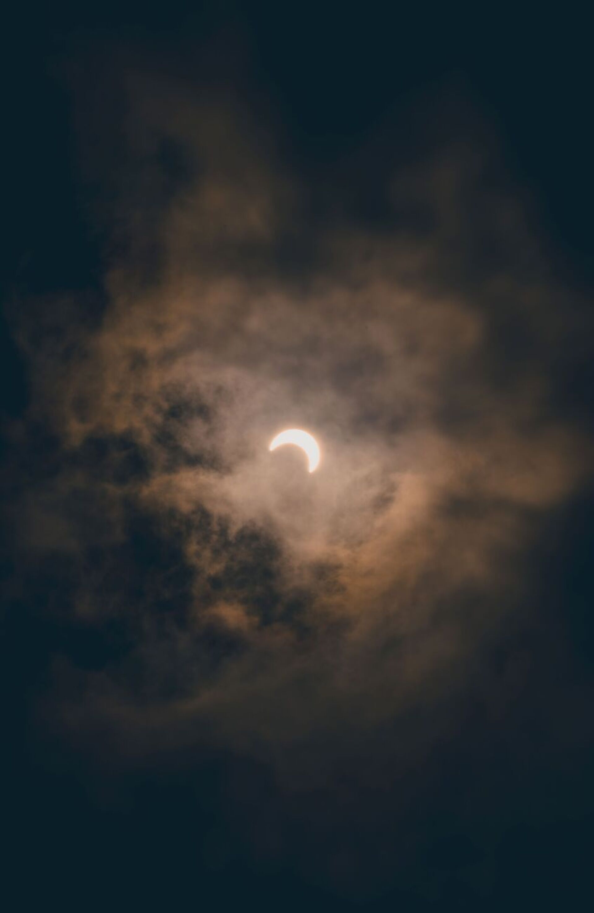 Shortly before sunset on 12 August, the moon will cover up to 92 per cent of the sun. SYMBOLIC IMAGE: PEXELS