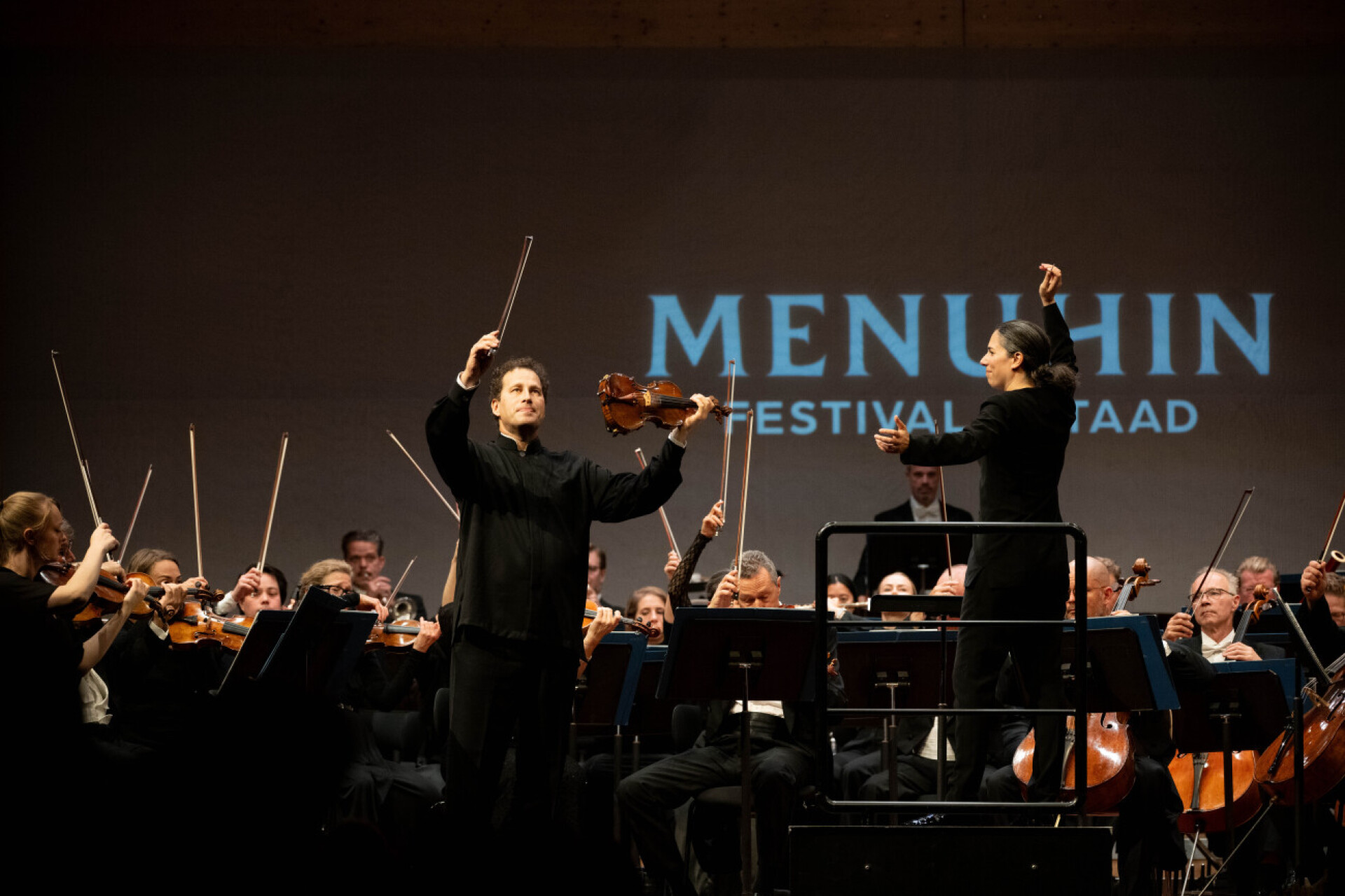 Soloist Nikolaj Szeps-Znaider and conductor Marie Jacquot in perfect accord, bringing sensitivity and a strong sense of partnership to Brahms’ Violin Concerto | (c) Raphael Faux