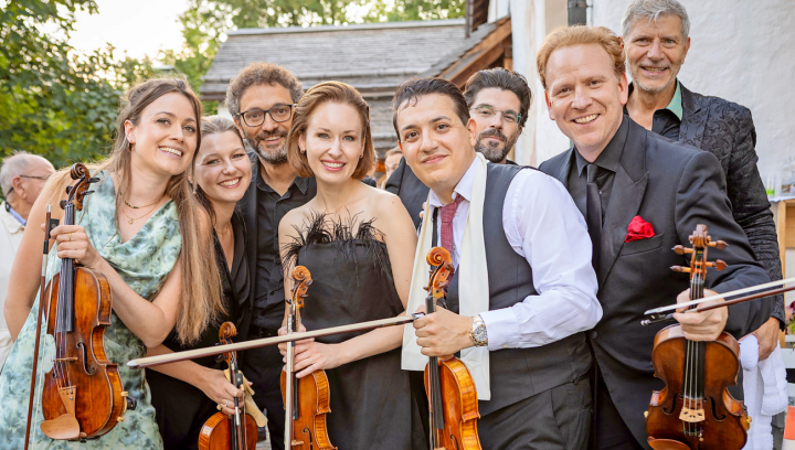 In the spirit of Family Matters: Daniel Hope (second from right) with the artists following Fiddlefest, which brought together different generations and musical worlds on one stage. PHOTO: MENUHIN FESTIVAL GSTAAD/BAILEY DAVIDSON PHOTOGRAPHY In the spirit of Family Matters: Daniel Hope (second from right) with the artists following Fiddlefest, which brought together different generations and musical worlds on one stage. PHOTO: MENUHIN FESTIVAL GSTAAD/BAILEY DAVIDSON PHOTOGRAPHY